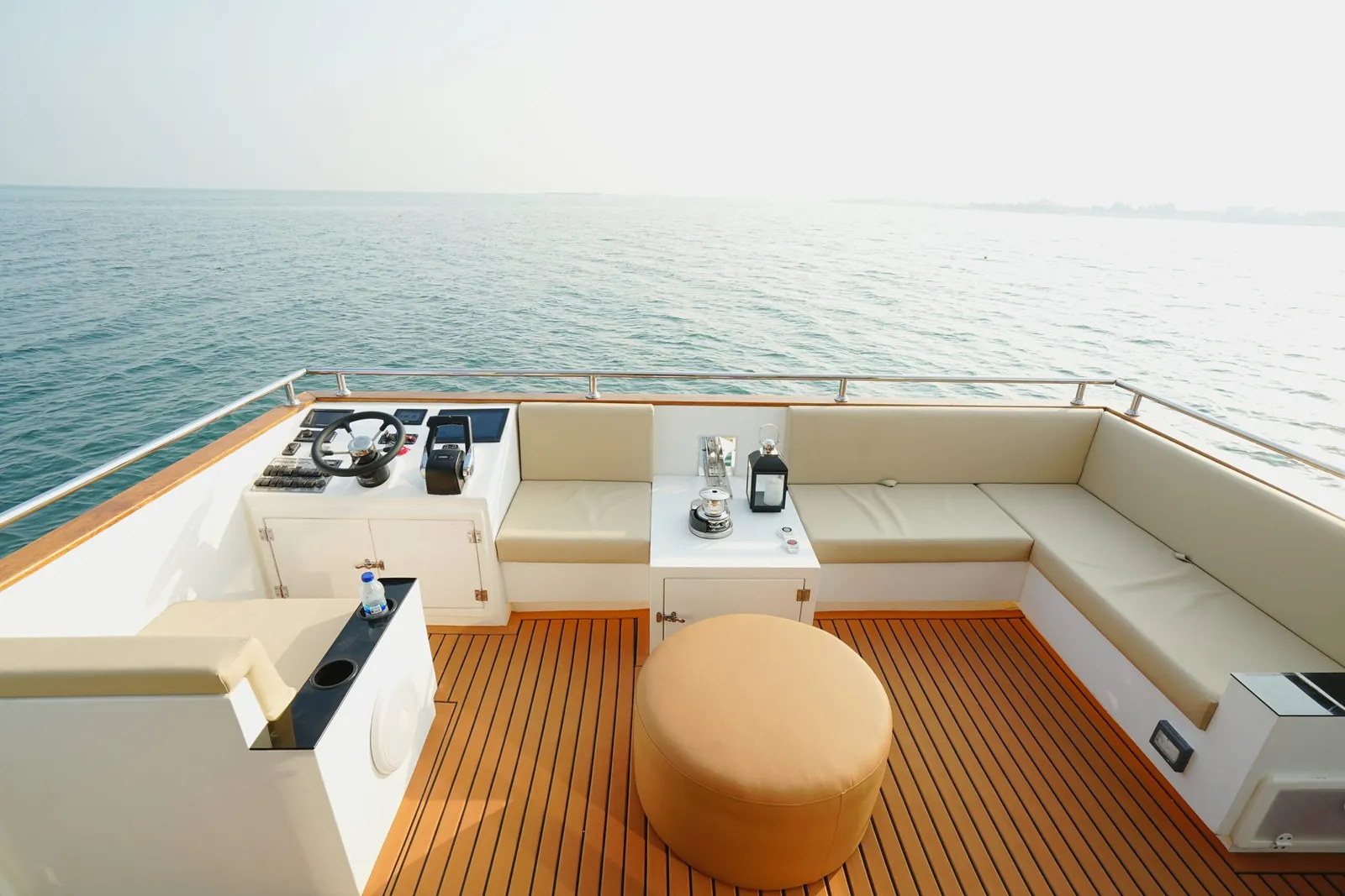 Aquator 36 bow lounge with wrap-around seating