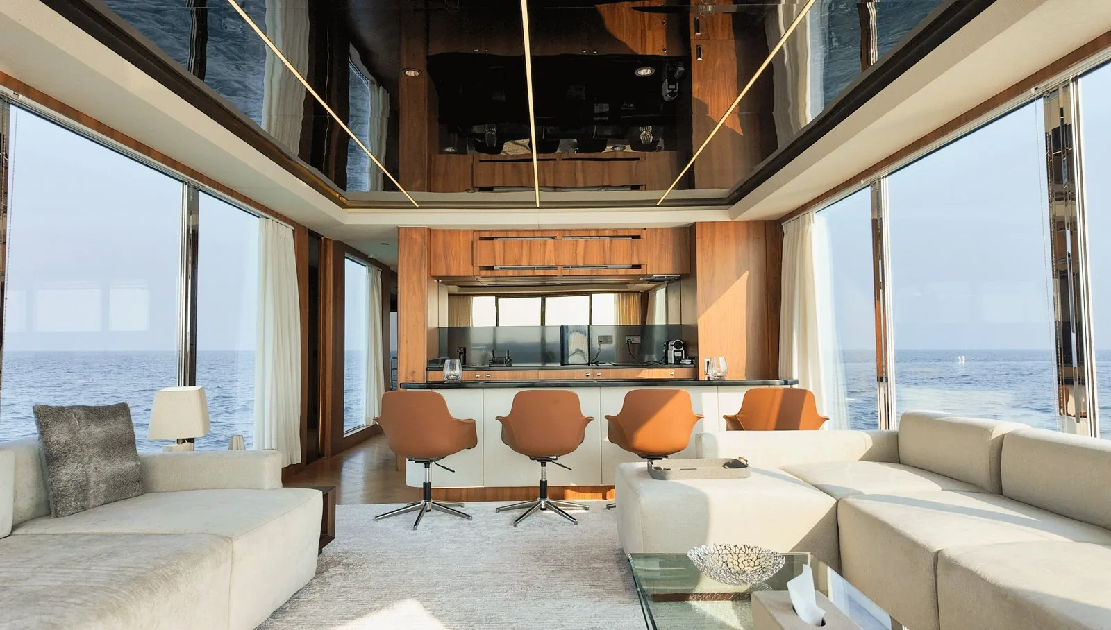 NERO 75 full-beam saloon with lounge seating and panoramic glazing